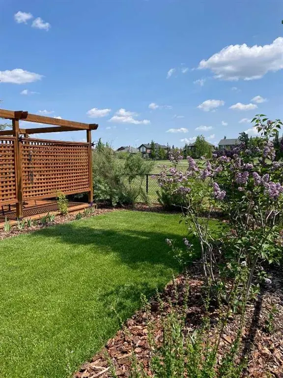 348 Boulder Creek Crescent SE