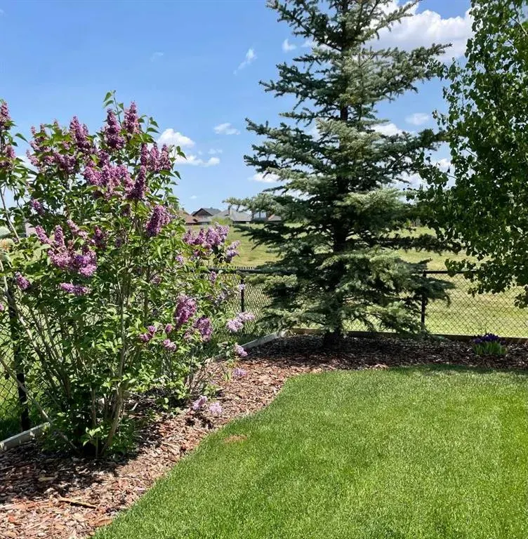 348 Boulder Creek Crescent SE