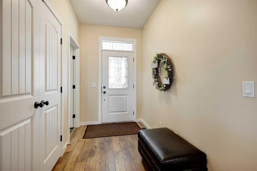 348 Boulder Creek Crescent SE