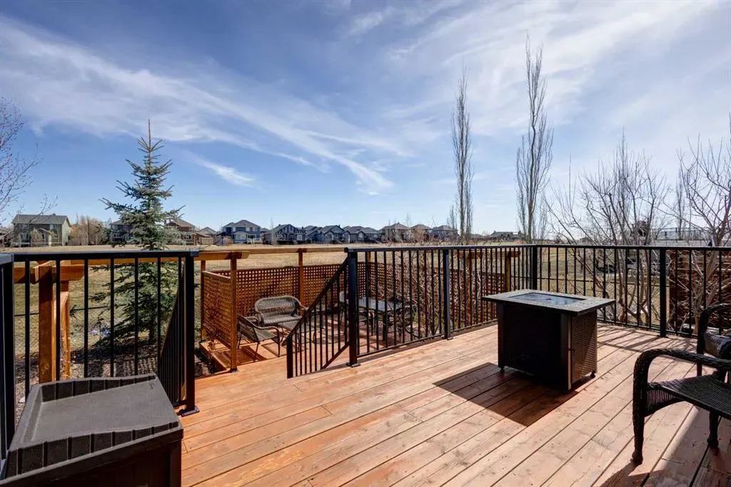 348 Boulder Creek Crescent SE