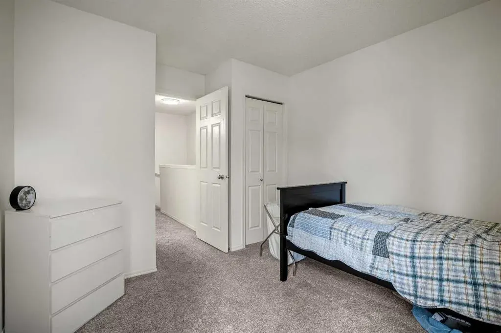137 Bridlewood Lane SW