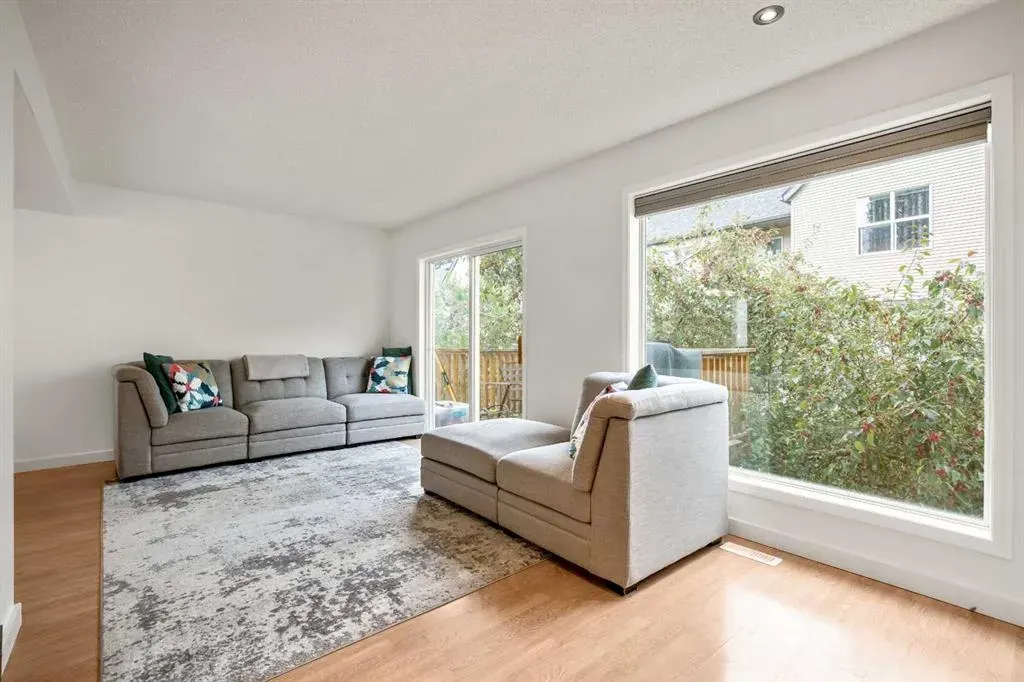 137 Bridlewood Lane SW