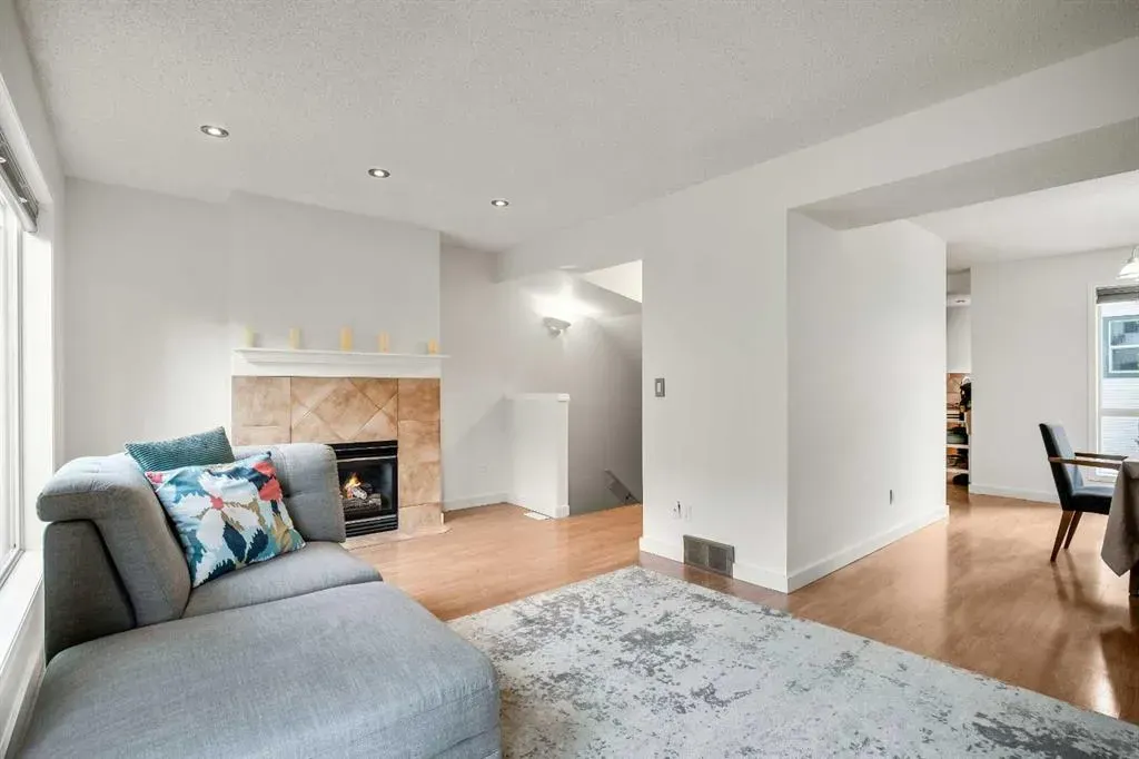 137 Bridlewood Lane SW