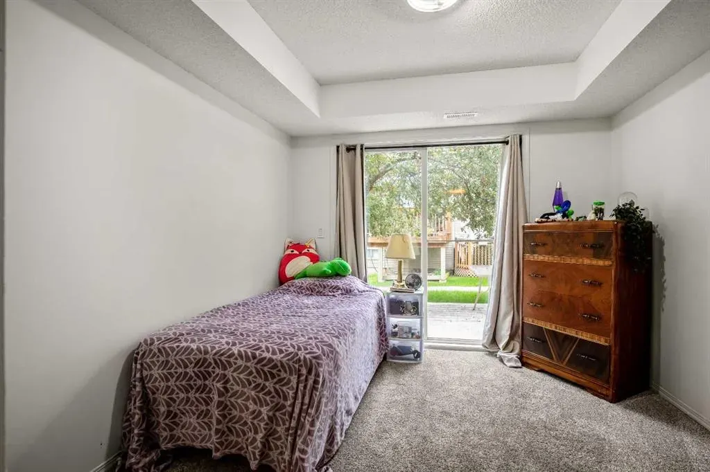 137 Bridlewood Lane SW