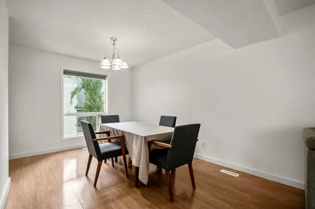 137 Bridlewood Lane SW