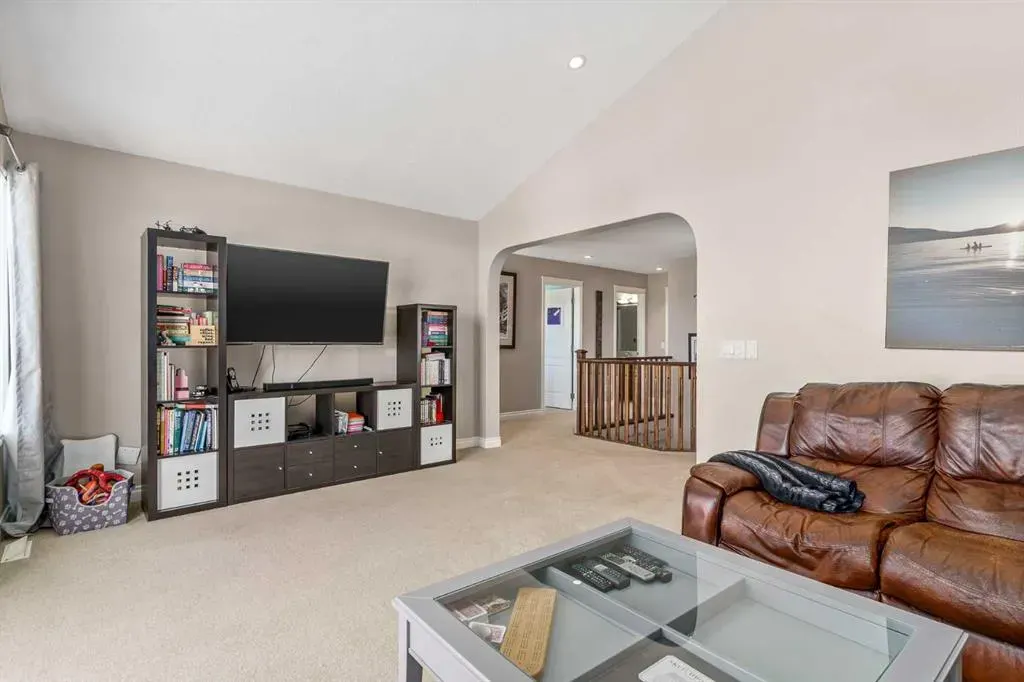 507 Westmount Close