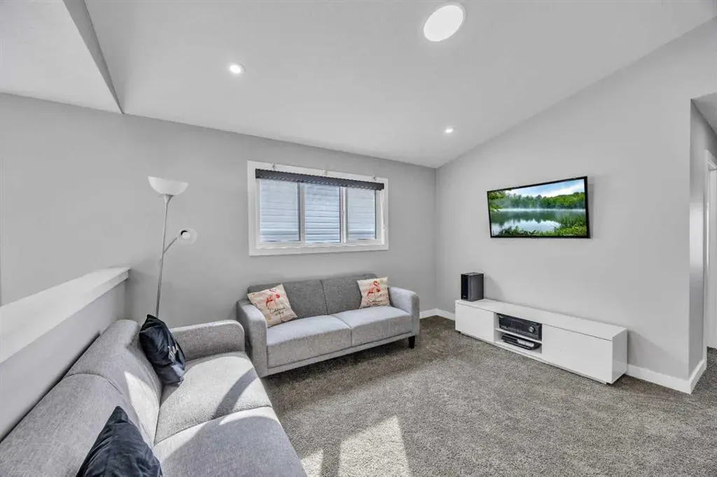 148 Cornerbrook Road NE