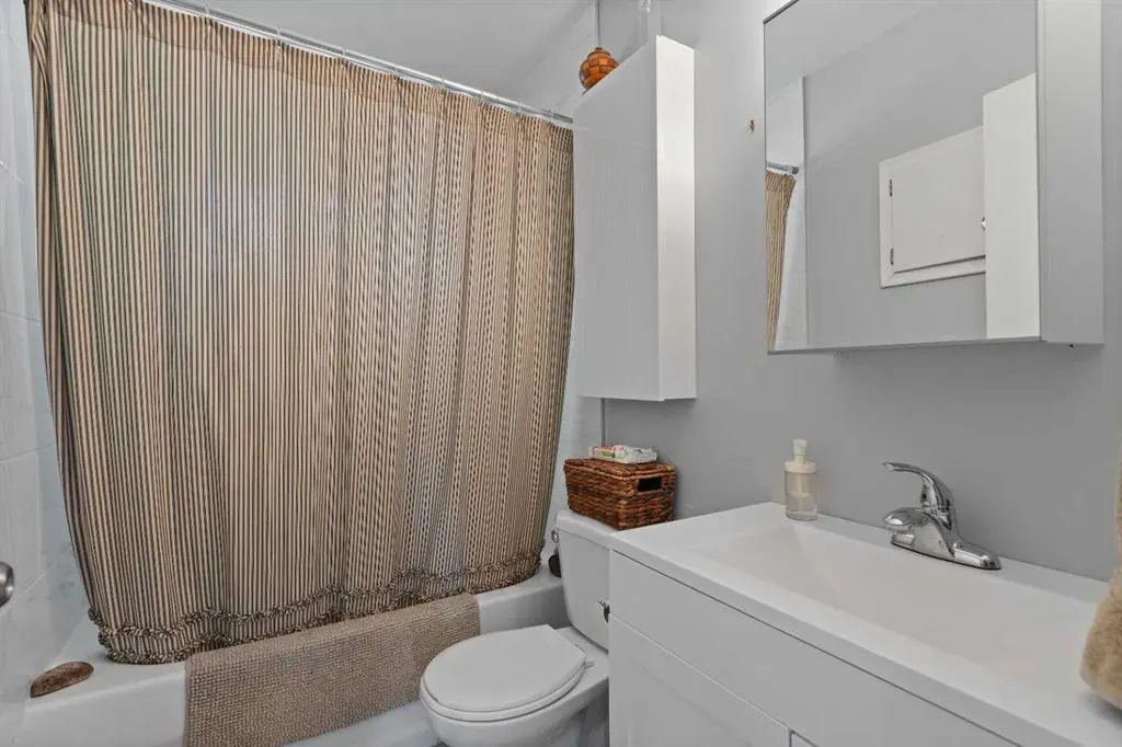 228 Lynnwood Drive SE