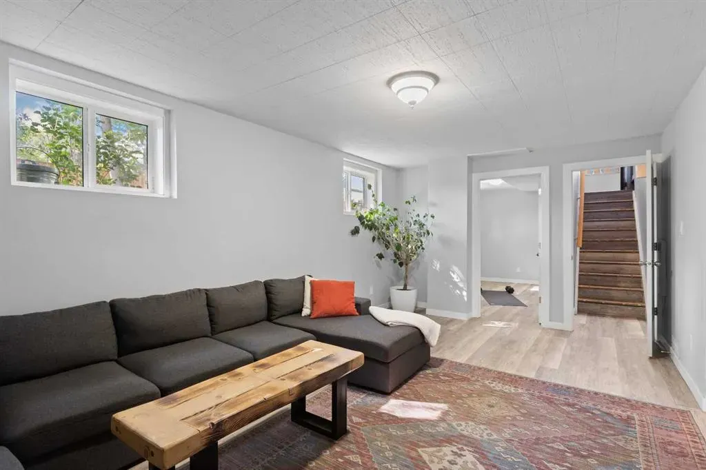 228 Lynnwood Drive SE