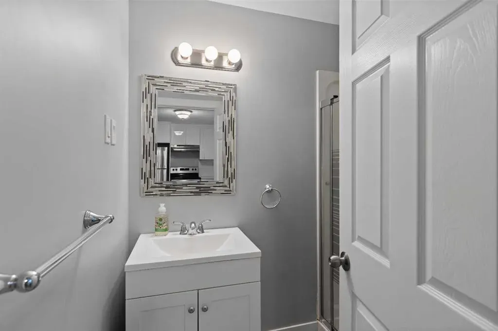 228 Lynnwood Drive SE