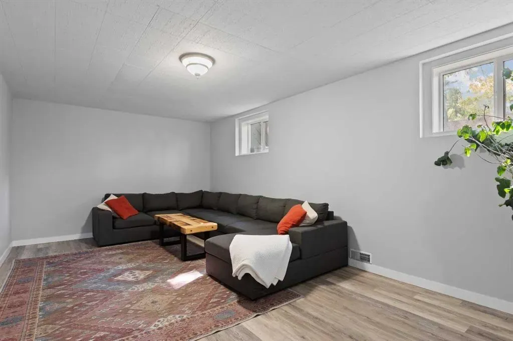 228 Lynnwood Drive SE