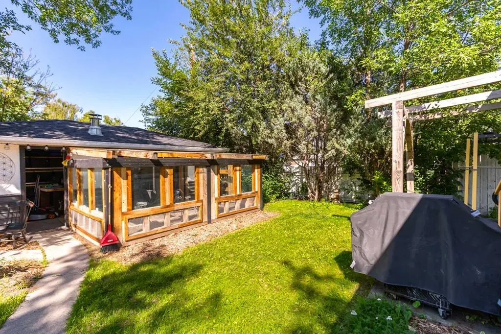 228 Lynnwood Drive SE