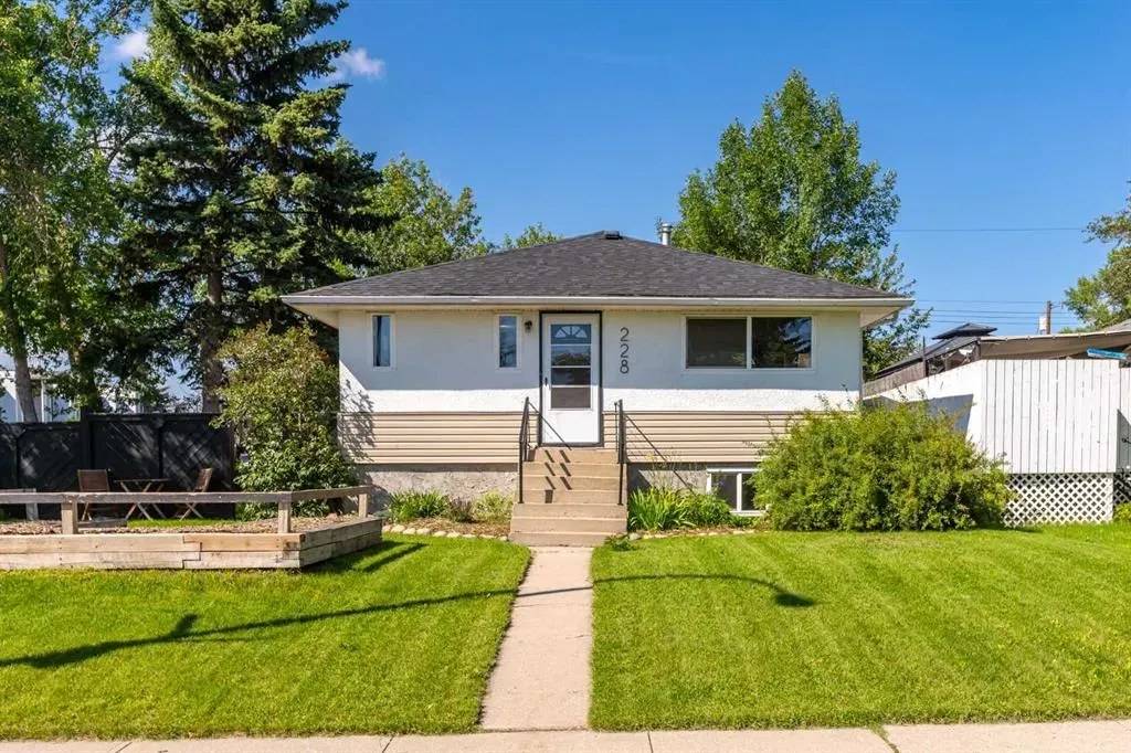 228 Lynnwood Drive SE