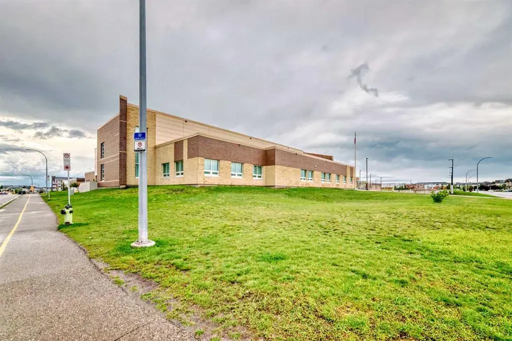 151 Skyview Bay NE, #2202