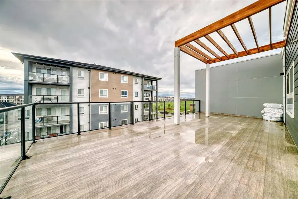 151 Skyview Bay NE, #2202
