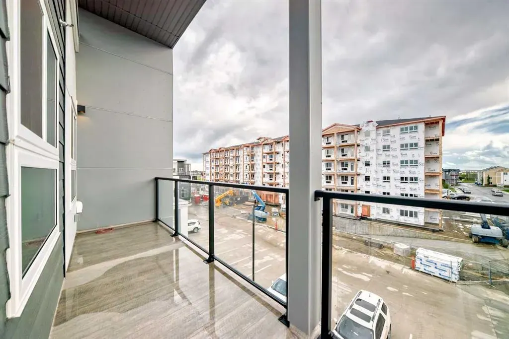 151 Skyview Bay NE, #2202