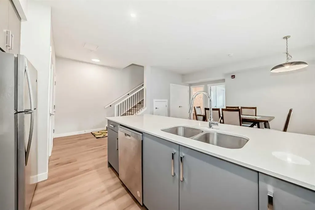 151 Skyview Bay NE, #2202