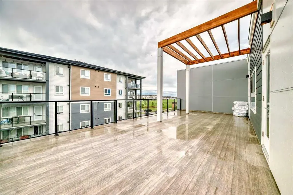 151 Skyview Bay NE, #2202