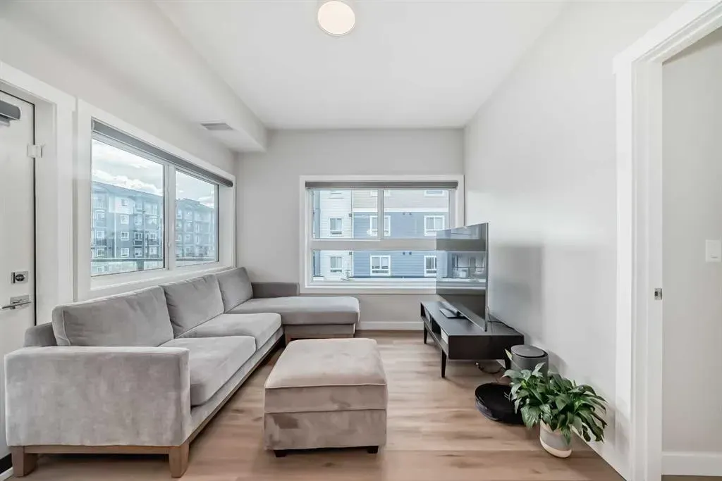 151 Skyview Bay NE, #2202