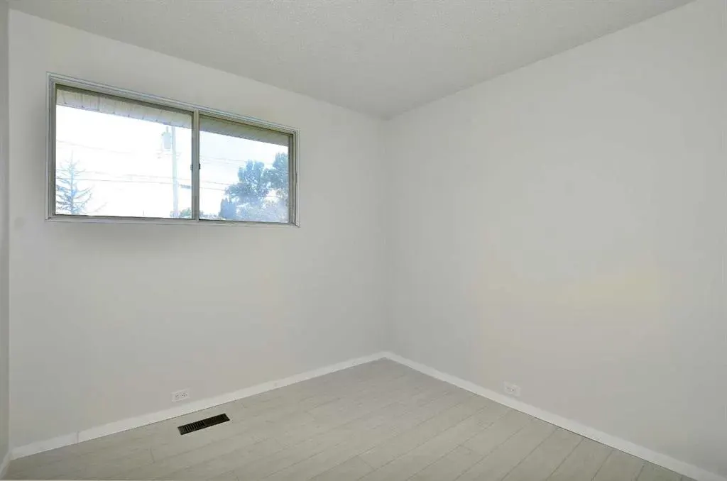 4207 Maryvale Drive NE