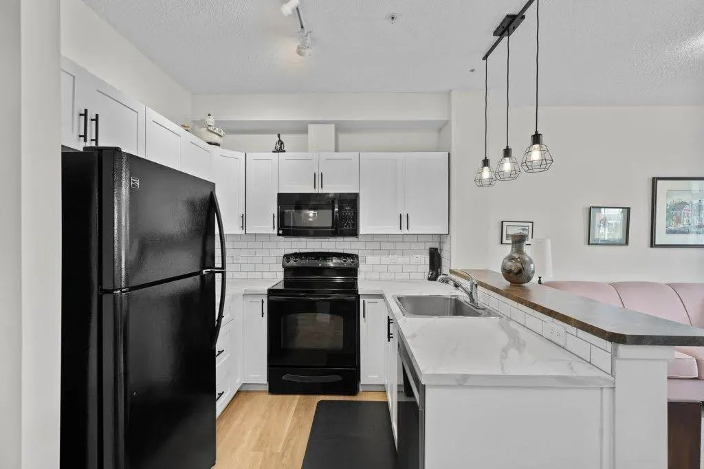 201 Sunset Drive, #304