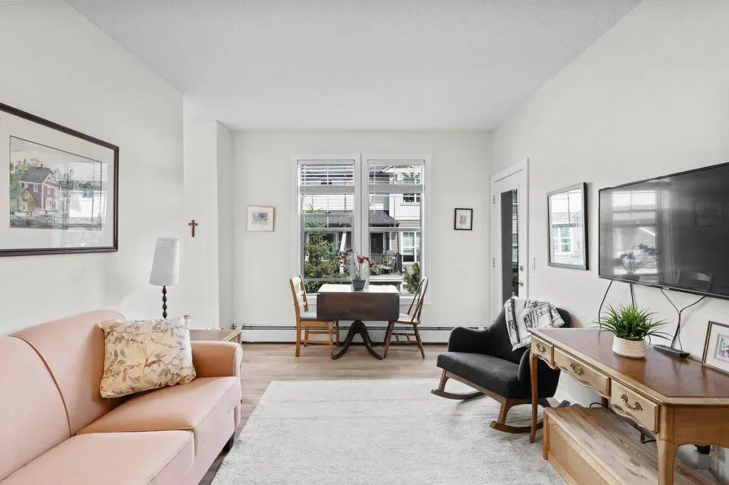 201 Sunset Drive, #304