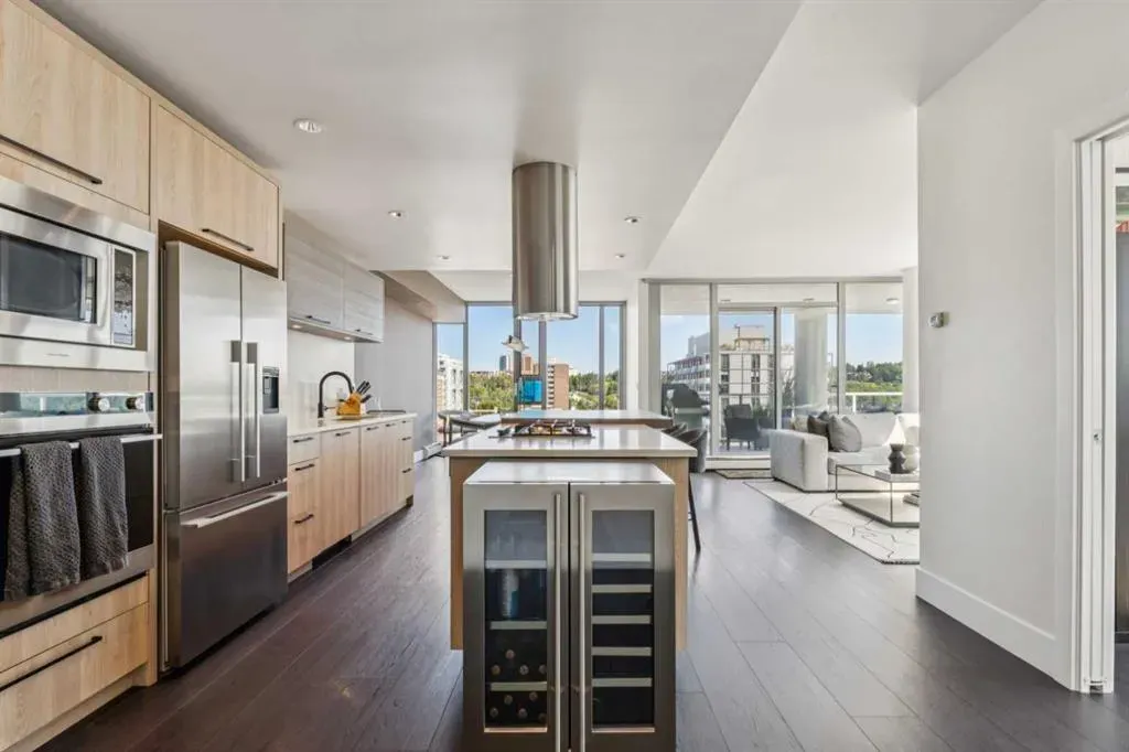 1087 2 Avenue NW, #601