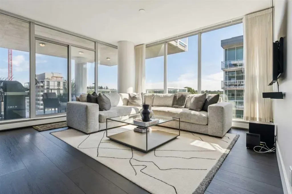 1087 2 Avenue NW, #601