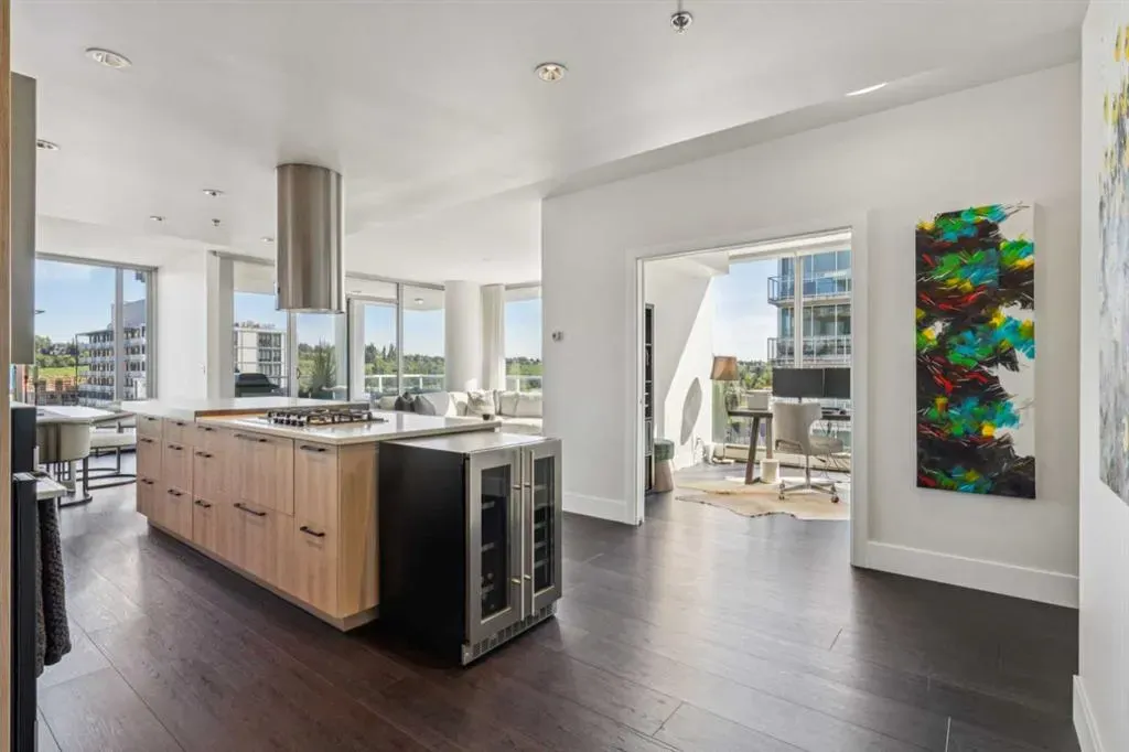 1087 2 Avenue NW, #601