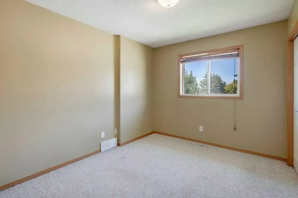 18 Big Springs Mews SE