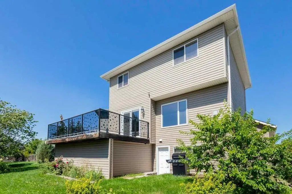 18 Big Springs Mews SE