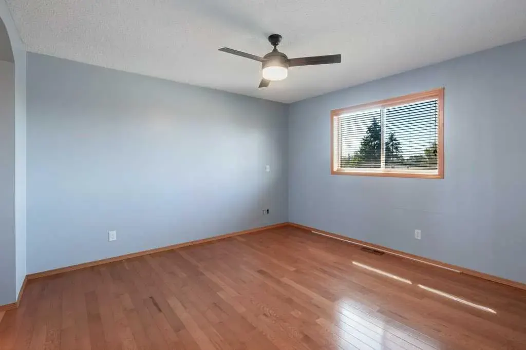 18 Big Springs Mews SE