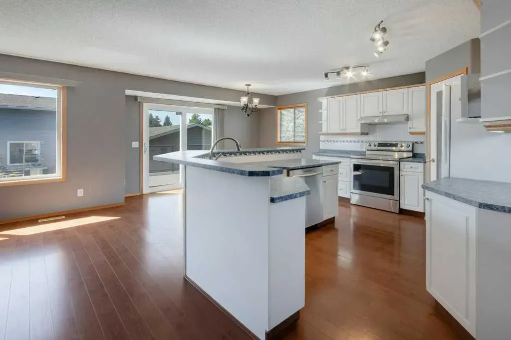 18 Big Springs Mews SE