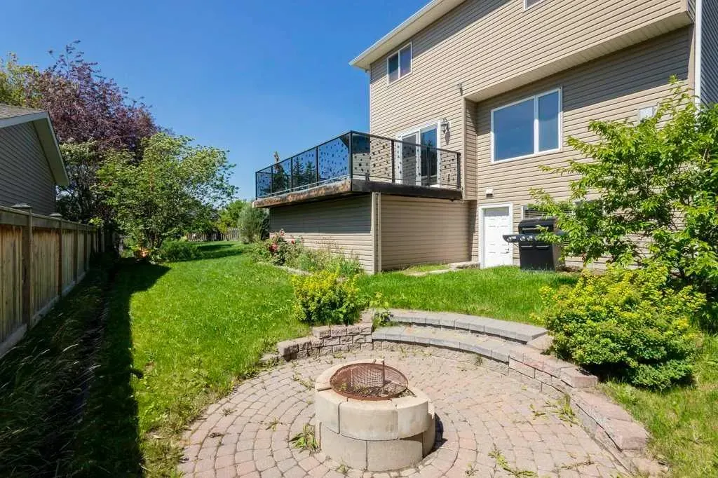 18 Big Springs Mews SE