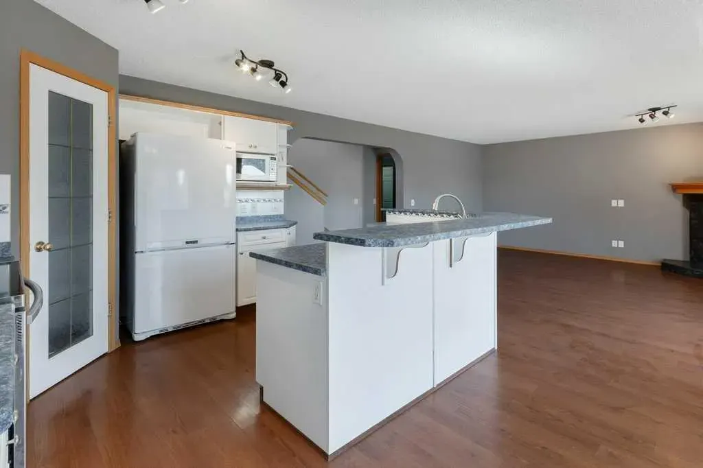 18 Big Springs Mews SE