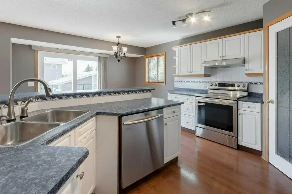 18 Big Springs Mews SE
