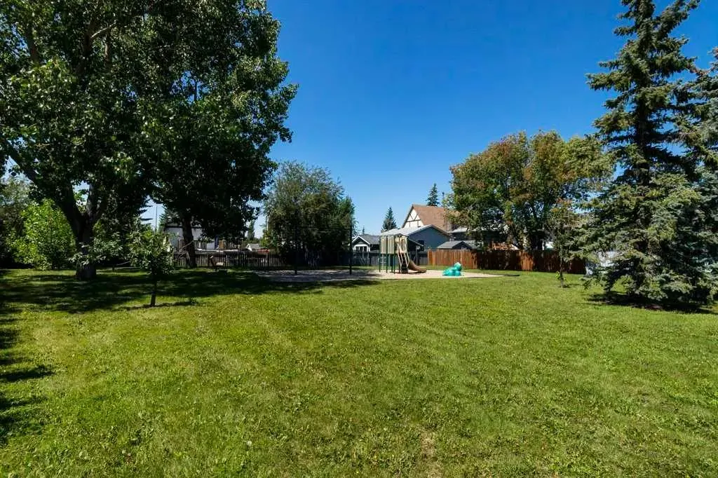 18 Big Springs Mews SE