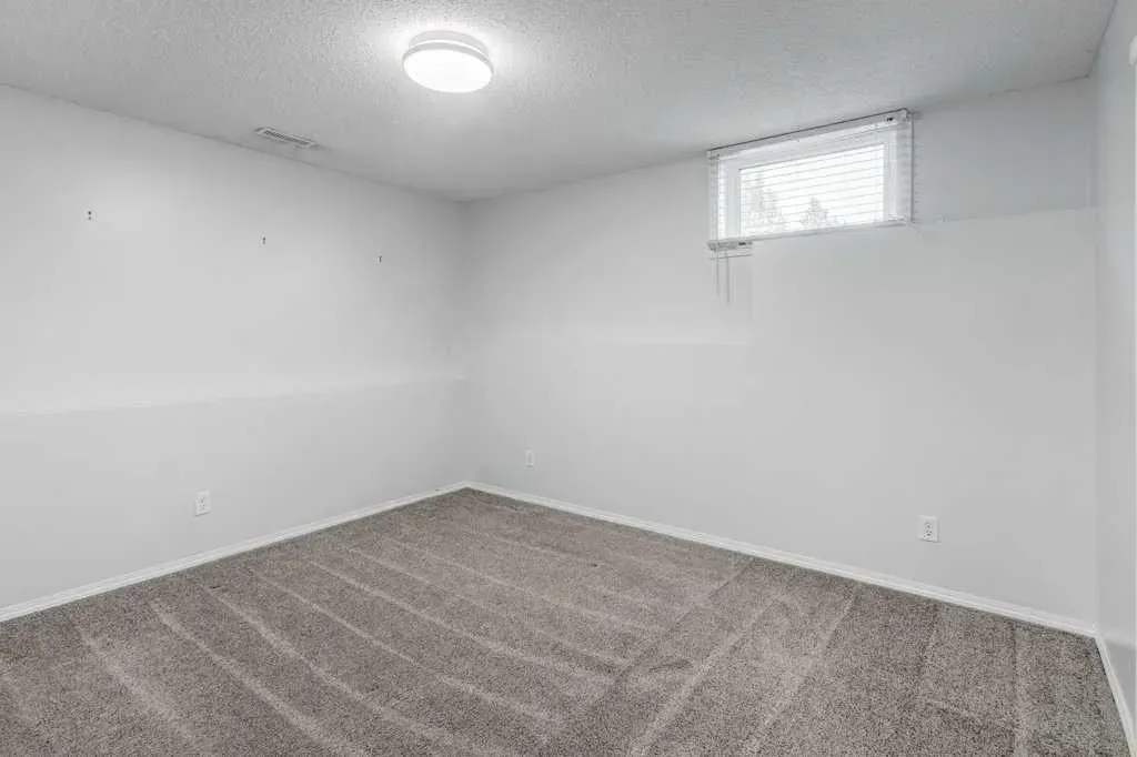 18 Big Springs Mews SE