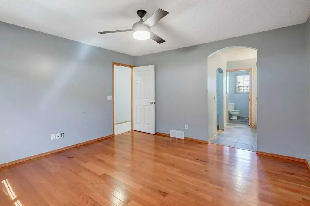18 Big Springs Mews SE