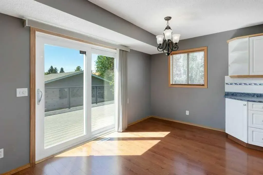 18 Big Springs Mews SE