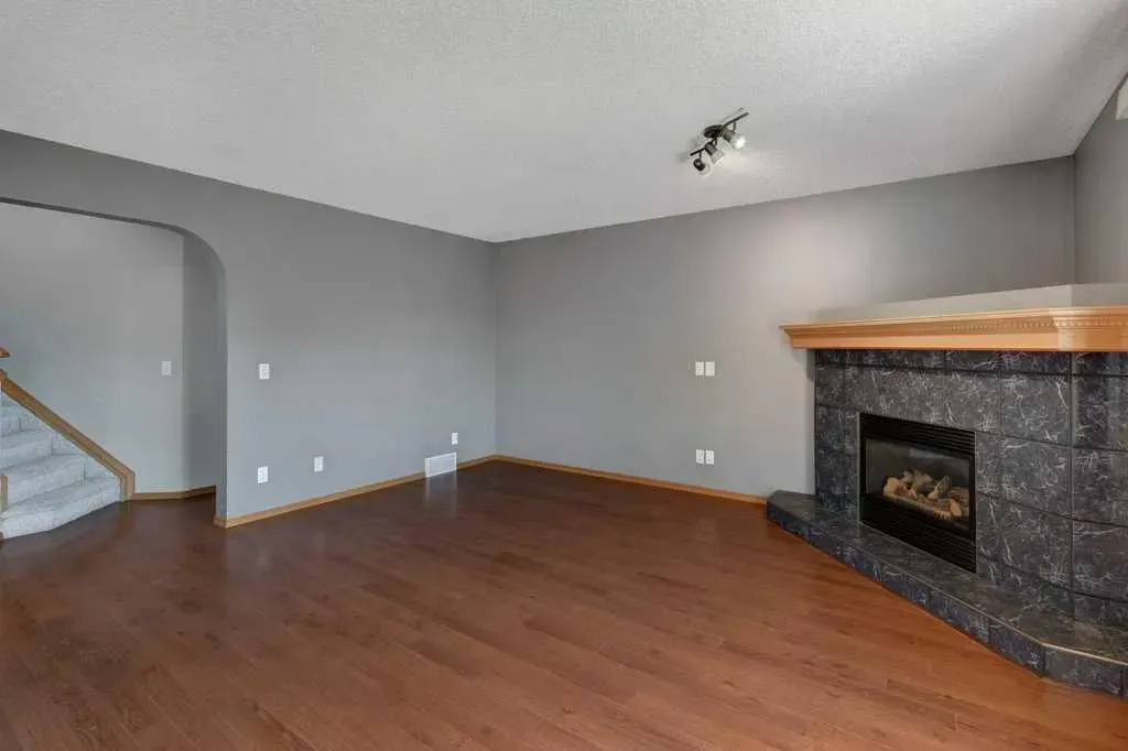 18 Big Springs Mews SE
