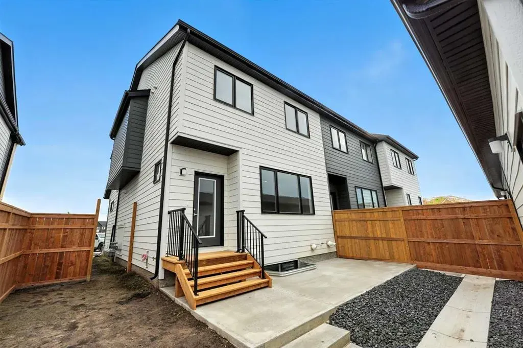 862 Harmony Parade