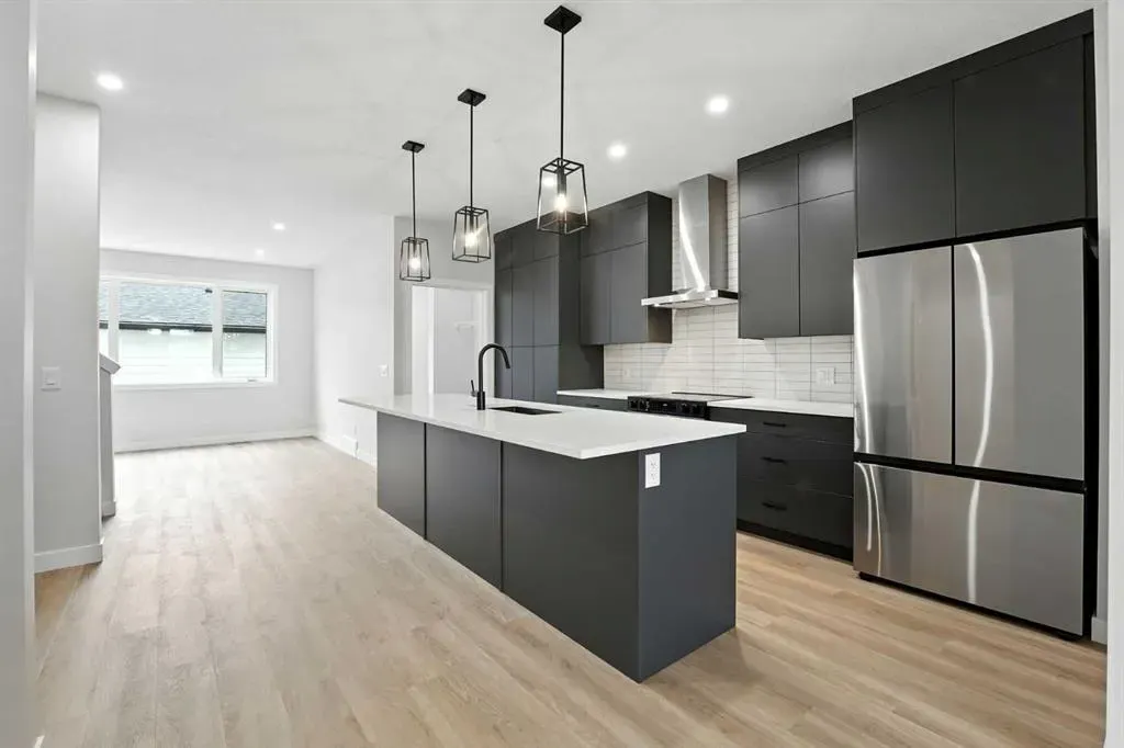 862 Harmony Parade