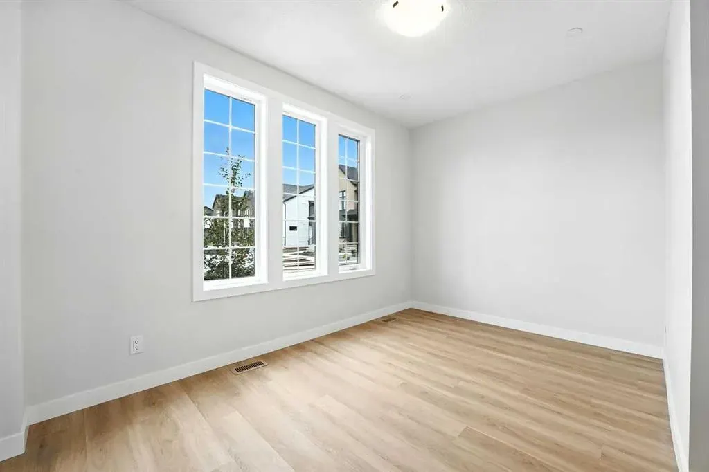 862 Harmony Parade