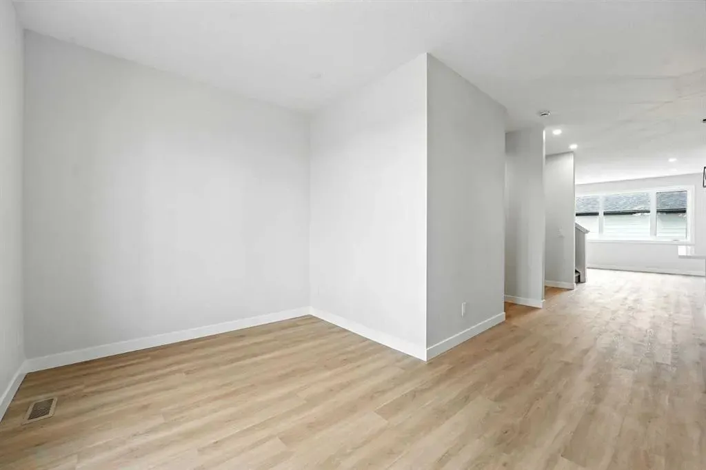 862 Harmony Parade