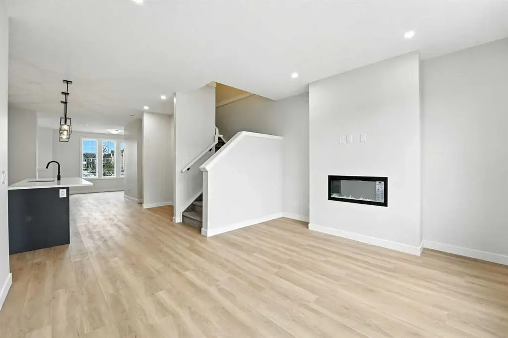 862 Harmony Parade