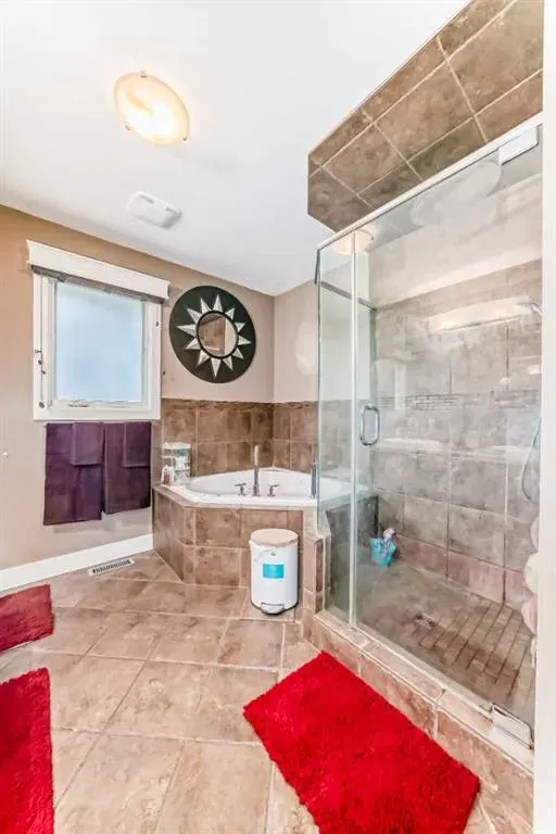 36 Varsity Estates Court NW