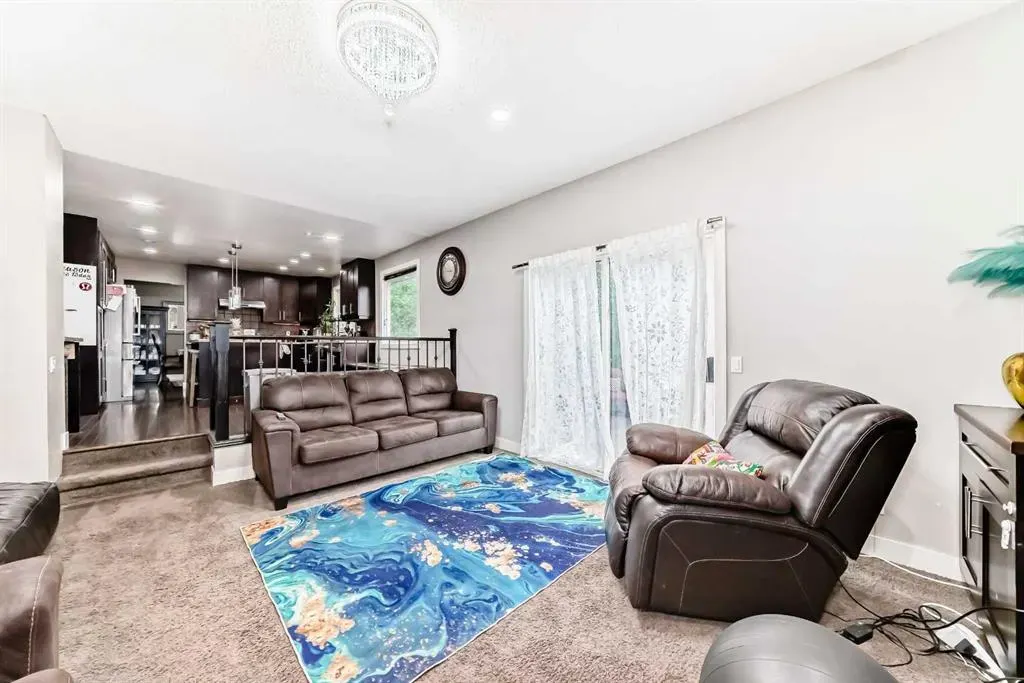 36 Varsity Estates Court NW