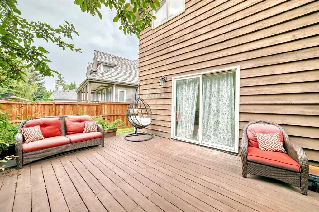 36 Varsity Estates Court NW