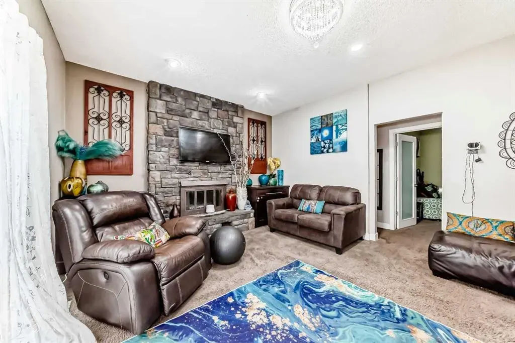 36 Varsity Estates Court NW